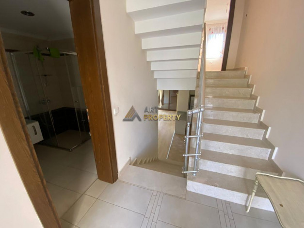 Двухэтажная вилла 4+1, 200м2 в районе Тюрклер - Ракурс 10