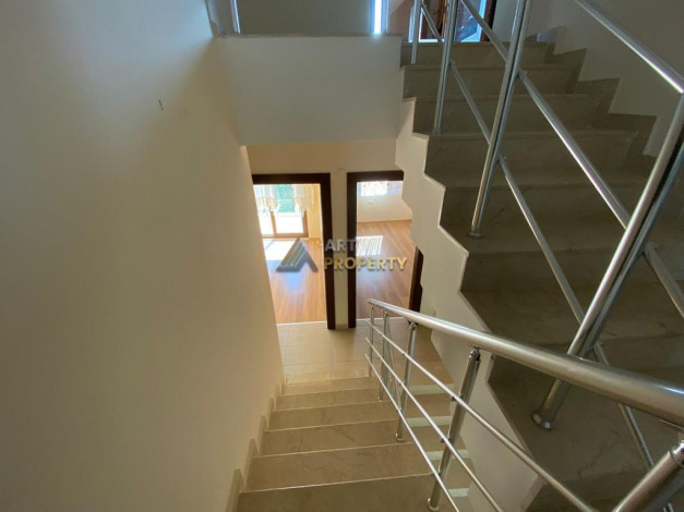 Двухэтажная вилла 4+1, 200м2 в районе Тюрклер - Ракурс 11