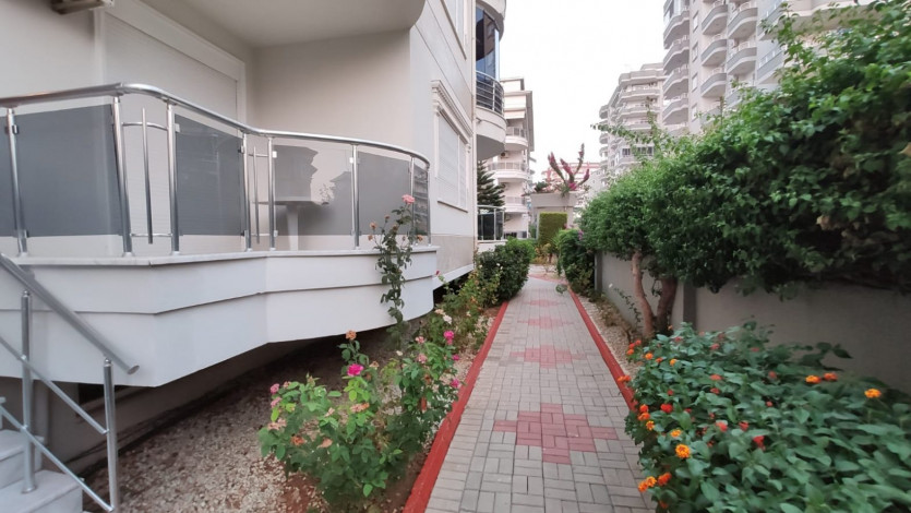 Четырехкомнатные апартаменты в элитном комплексе в районе Тосмур, 130 м2 - Ракурс 9