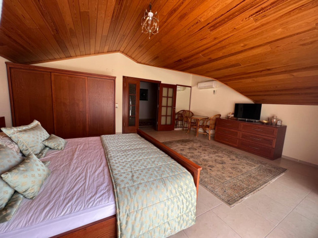 Просторные видовые апартаменты планировки 6+1, 300м2 в центре Алании - Ракурс 4