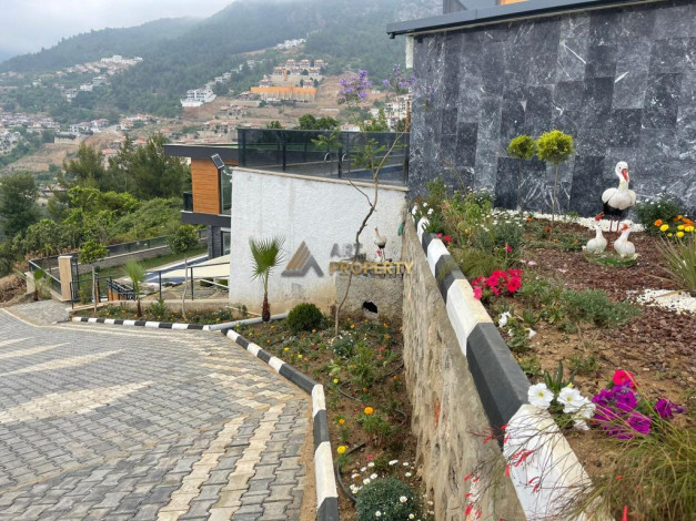 Двухэтажная вилла 3+1, 142м2 в престижном районе Бекташ - Ракурс 21