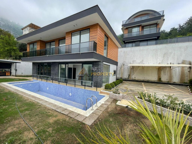 Двухэтажная вилла 3+1, 142м2 в престижном районе Бекташ - Ракурс 36