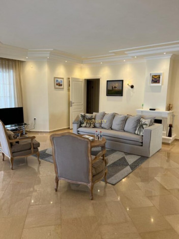 Шикарная вилла с территорией и бассейном в районе Каргыджак - Ракурс 9