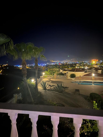 Шикарная вилла с территорией и бассейном в районе Каргыджак - Ракурс 12