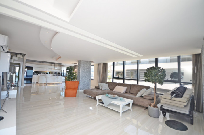 Роскошный меблированный пентхаус планировки 3+1, 217м2 с видом на море, район Каргыджак - Ракурс 15