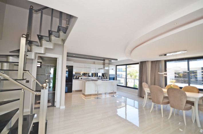 Роскошный меблированный пентхаус планировки 3+1, 217м2 с видом на море, район Каргыджак - Ракурс 23