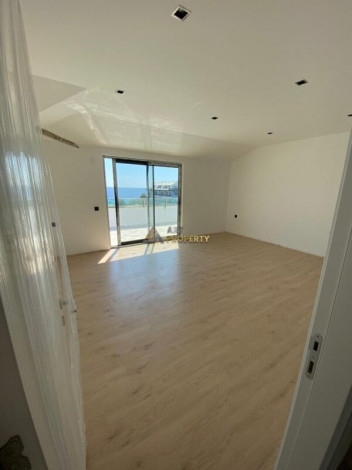 Пентхаус планировки 3+1, 220м2 в районе Каргыджак - Ракурс 6