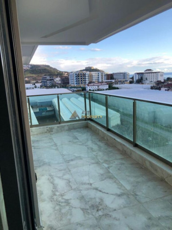 Пентхаус планировки 3+1, 220м2 в районе Каргыджак - Ракурс 18