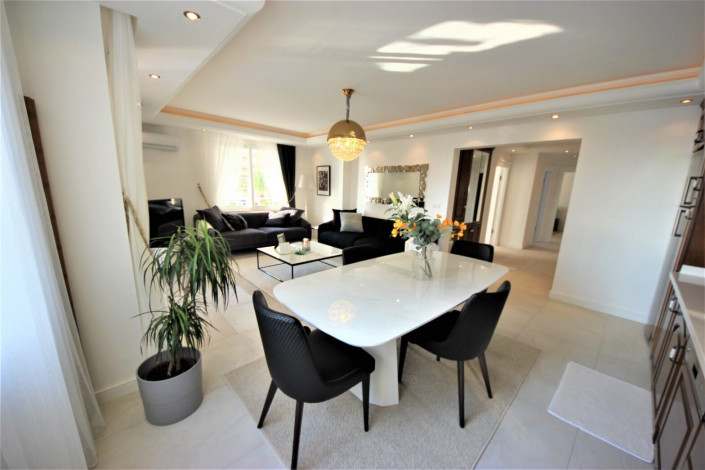 Меблированная квартира планировки 2+1, 155м2 с видом на море, район Махмутлар - Ракурс 6