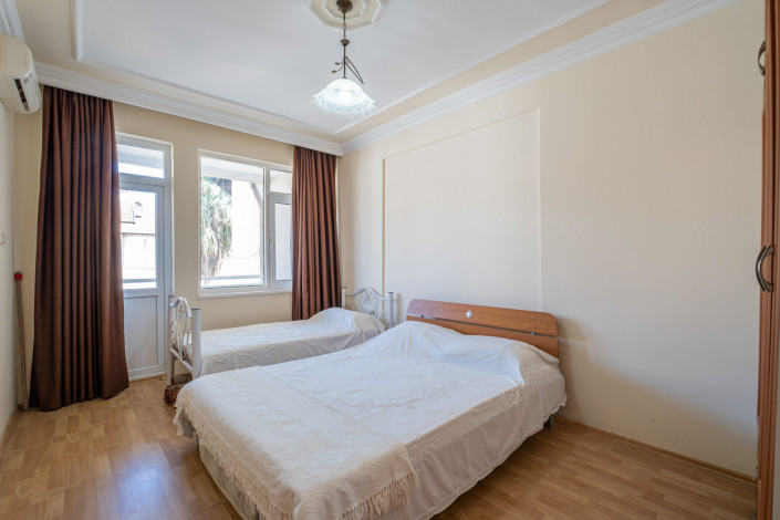 Трехэтажная вилла планировки 3+1 в районе Паяллар - Ракурс 2