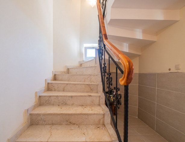 Трехэтажная вилла планировки 3+1 в районе Паяллар - Ракурс 7