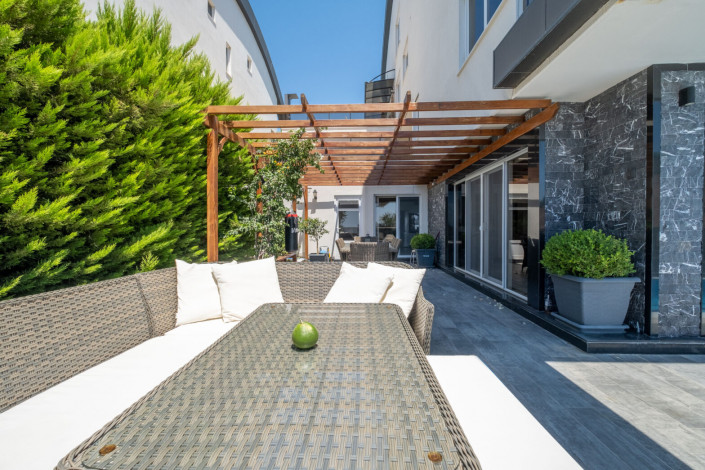 Трехэтажная вилла планировки 3+1, 370м2 в районе Каргыджак - Ракурс 2