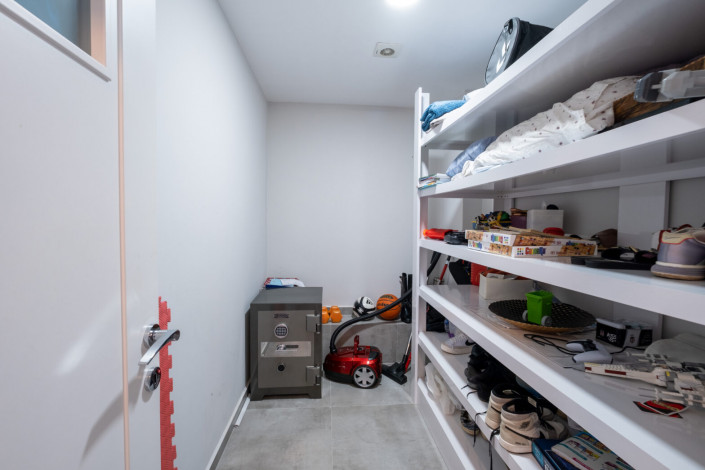 Трехэтажная вилла планировки 3+1, 370м2 в районе Каргыджак - Ракурс 9