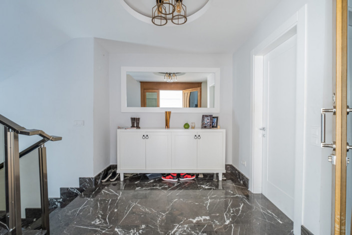 Трехэтажная вилла планировки 3+1, 370м2 в районе Каргыджак - Ракурс 13