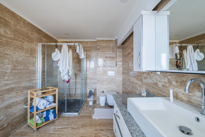 Трехэтажная вилла планировки 3+1, 370м2 в районе Каргыджак - Ракурс 20