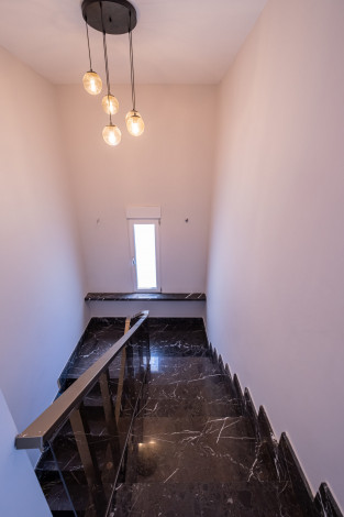 Трехэтажная вилла планировки 3+1, 370м2 в районе Каргыджак - Ракурс 34