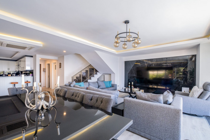 Трехэтажная вилла планировки 3+1, 370м2 в районе Каргыджак - Ракурс 43