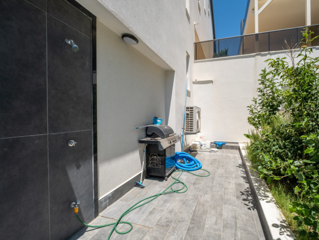 Трехэтажная вилла планировки 3+1, 370м2 в районе Каргыджак - Ракурс 46