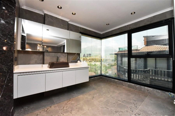 Отдельно стоящая вилла планировки 4+1, 350м2 в районе Каргыджак - Ракурс 11