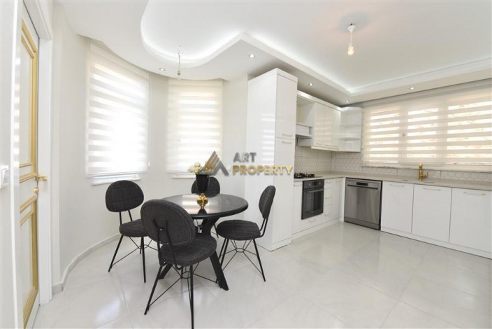 Видовой пентхаус планировки 3+1, 170м2 в районе Бекташ - Ракурс 11