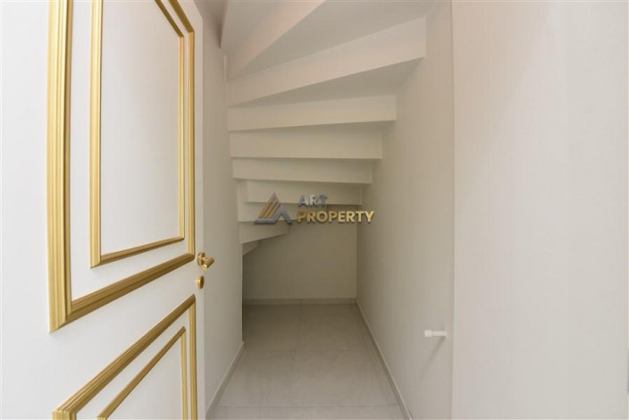 Видовой пентхаус планировки 3+1, 170м2 в районе Бекташ - Ракурс 14