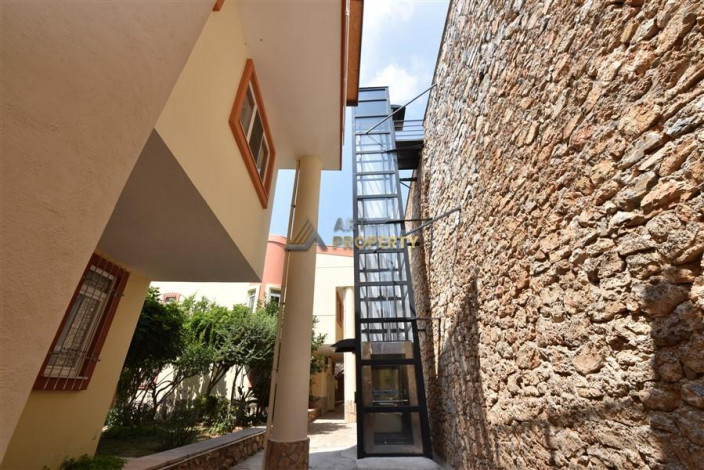 Видовой пентхаус планировки 3+1, 170м2 в районе Бекташ - Ракурс 44