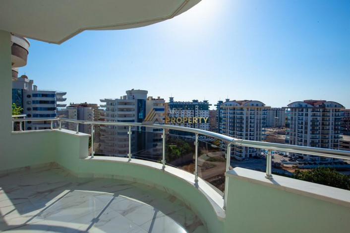 Трехкомнатная квартира с роскошной мебелью и видом на Торосские горы в районе Махмутлар, 75 м2 - Ракурс 2