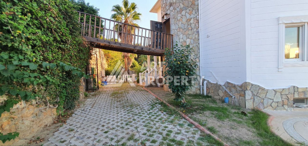 Отдельно стоящая вилла планировки 5+1, 521м2 в районе Демирташ - Ракурс 3