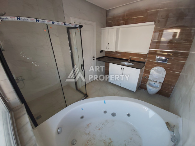 Четырехкомнатный дуплекс с видом на море в районе Оба, 220м - Ракурс 3