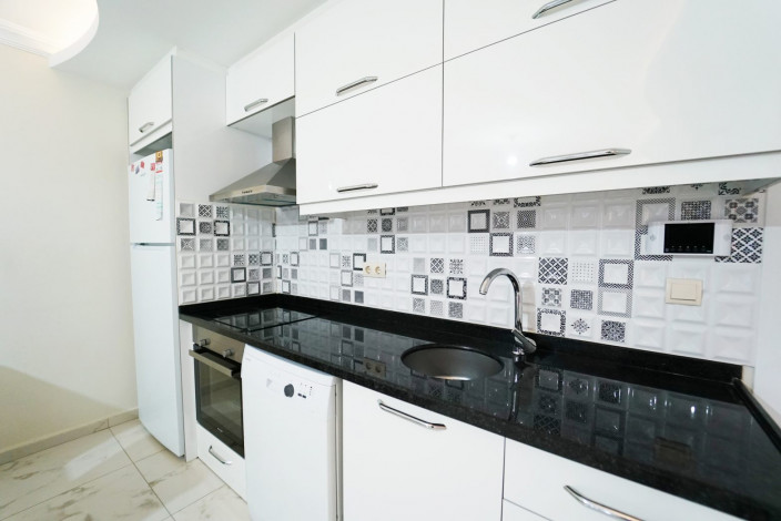 Квартира 1+1 с мебелью в самом центре Махмутлара, 60 м2 - Ракурс 5