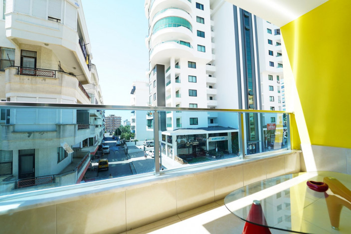 Квартира 1+1 с мебелью в самом центре Махмутлара, 60 м2 - Ракурс 12