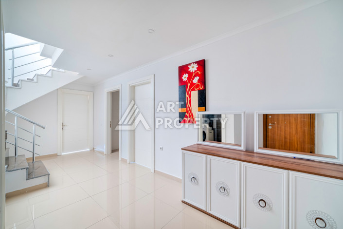 Двухуровневая квартира 3+1 с выходом в сад в Кестеле, 170 м2 - Ракурс 3