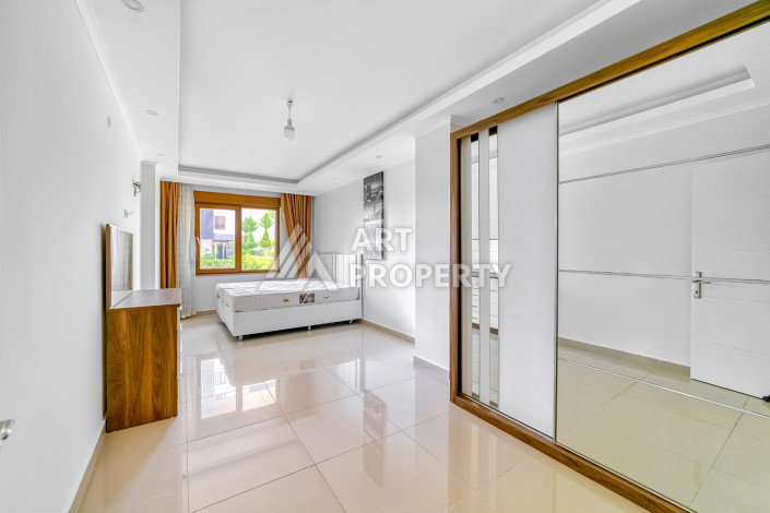 Двухуровневая квартира 3+1 с выходом в сад в Кестеле, 170 м2 - Ракурс 5