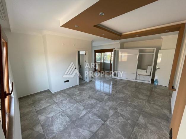 Апартаменты без мебели в районе Кестель планировки 4+1, 220м2 - Ракурс 8