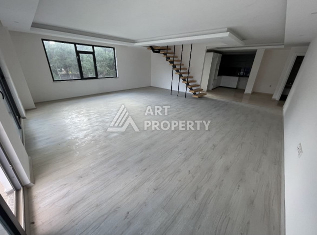 Двухуровневая квартира в районе Каргыджак планировки 4+1,260м2 - Ракурс 5