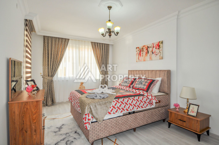 Просторная меблированная квартира 2+1 на центральной улице в 150 метрах от моря в Махмутлар, 120 м2 - Ракурс 5