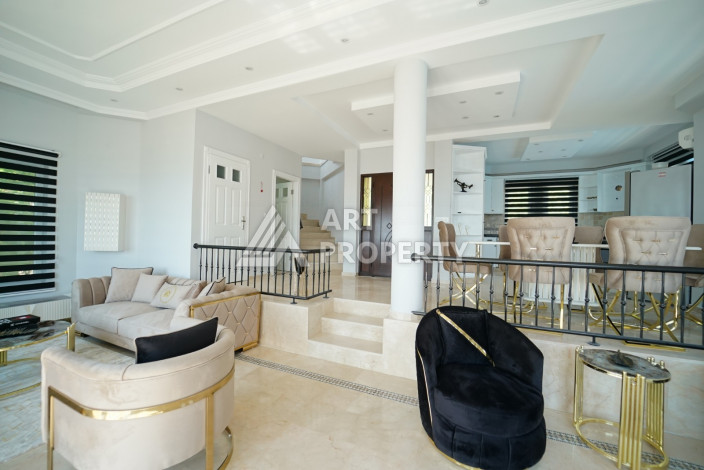 Вилла с бассейном в  многофункциональном комплексе с инфраструктурой отеля 5* в районе Каргыджак - Ракурс 5