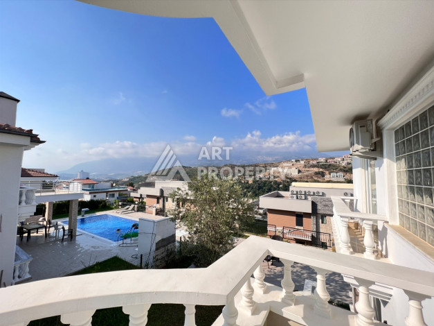 Вилла 4+1 в престижном районе Каргыджак с прекрасными видами - Ракурс 6