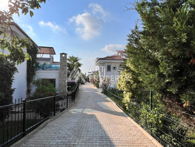 Вилла 4+1 в престижном районе Каргыджак с прекрасными видами - Ракурс 9