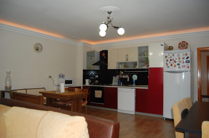 Просторная меблированная квартира 2+1 рядом с набережной в Обе, 135м2 - Ракурс 8