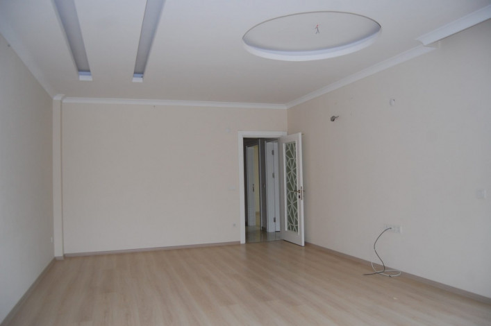 Просторные трехкомнатные апартаменты в элитном доме в районе Оба,125м2 - Ракурс 2