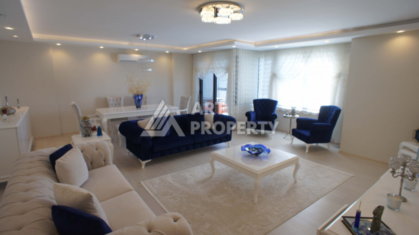 Пентхаус планировки 3+1, 240 M2 рядом с море, в районе Кестель - Ракурс 2