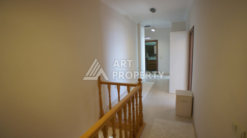 Пентхаус планировки 3+1, 240 M2 рядом с море, в районе Кестель - Ракурс 9