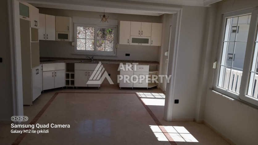 Шикарная вилла с частным бассейном и сауной планировки 5+1, 500м2 - Ракурс 4