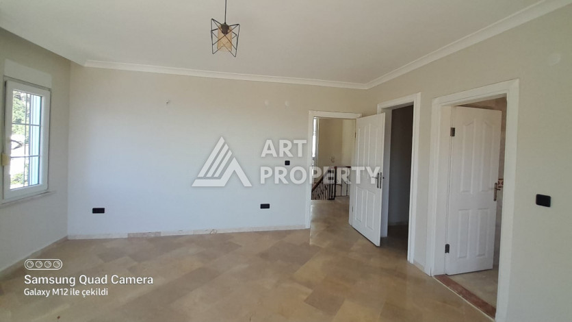 Шикарная вилла с частным бассейном и сауной планировки 5+1, 500м2 - Ракурс 8