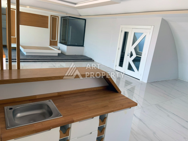 Роскошная вилла с собственным садом и видом на море в районе Каргыджак - Ракурс 5