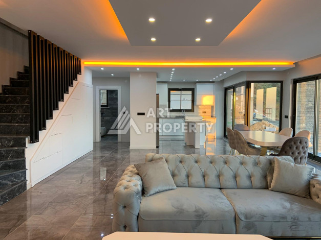 Роскошная вилла с собственным садом и видом на море в районе Каргыджак - Ракурс 12