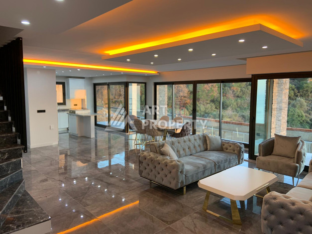 Роскошная вилла с собственным садом и видом на море в районе Каргыджак - Ракурс 13