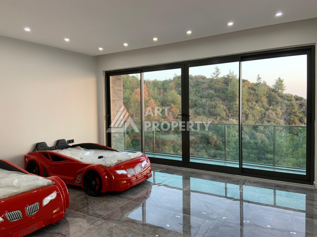 Роскошная вилла с собственным садом и видом на море в районе Каргыджак - Ракурс 14