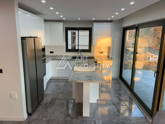 Роскошная вилла с собственным садом и видом на море в районе Каргыджак - Ракурс 18